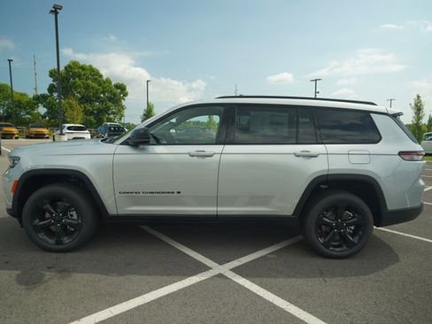 New 2025 Jeep Grand Cherokee L Limited w/ Luxury Tech Group II image 5