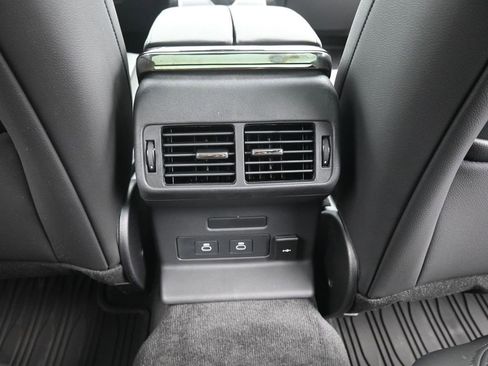 New 2025 Land Rover Range Rover Velar Dynamic SE image 16