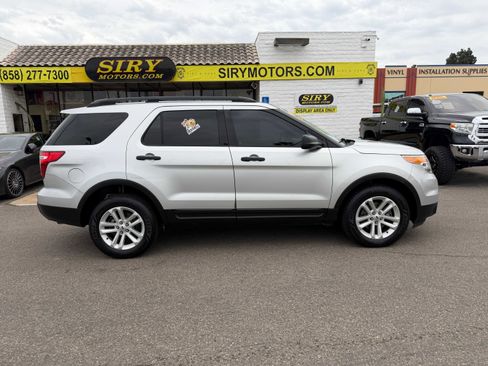 Used 2015 Ford Explorer 4WD image 2
