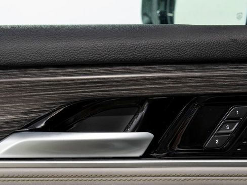 Used 2024 Jeep Wagoneer L Series II image 8