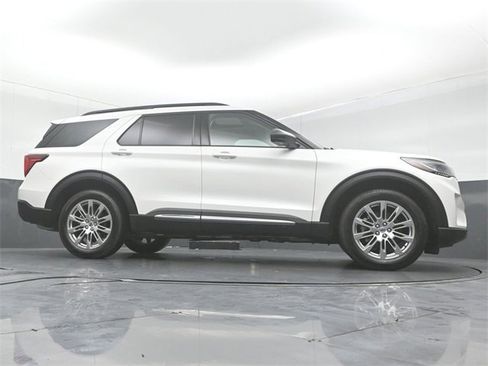 Certified 2025 Ford Explorer Active w/ Active Comfort Package image 43