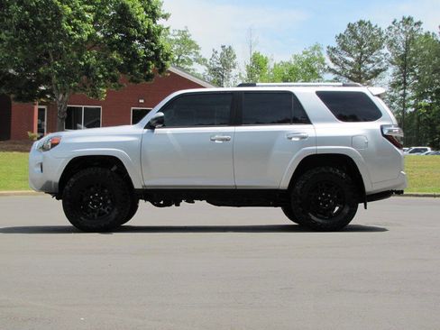 Used 2023 Toyota 4Runner SR5 image 5