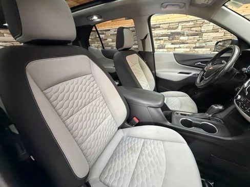 Used 2018 Chevrolet Equinox LT w/ Sun & Infotainment Package AWD/4WD image 17