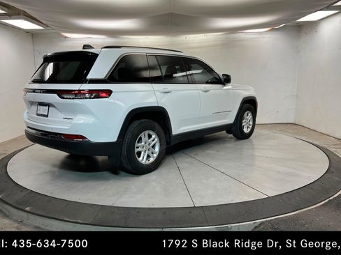 Used 2023 Jeep Grand Cherokee Laredo w/ Luxury Tech Group I image 5