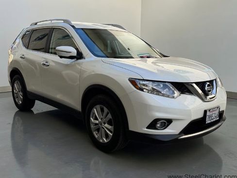 Used 2015 Nissan Rogue SV w/ SV Premium Package image 9