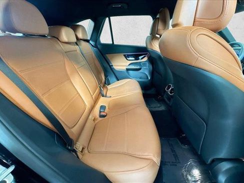 Used 2025 Mercedes-Benz GLC 300 4MATIC image 25