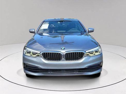Used 2019 BMW 540i w/ Executive Package image 2