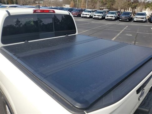 Used 2024 Nissan Frontier SV w/ SV Convenience Package image 8