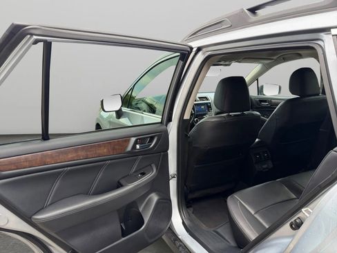 Used 2018 Subaru Outback 3.6R Limited AWD/4WD image 14