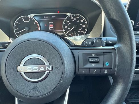 Used 2023 Nissan Rogue SV AWD/4WD image 25