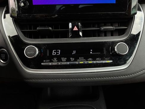 Used 2024 Toyota Corolla SE image 25