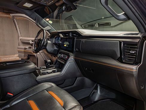 Used 2022 GMC Sierra 1500 AT4 w/ AT4 Premium Package image 17