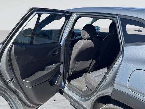 Used 2024 Chevrolet Trax LS w/ LS Convenience Package FWD image 37