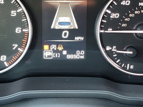 Used 2025 Subaru Crosstrek 2.0i Premium image 7