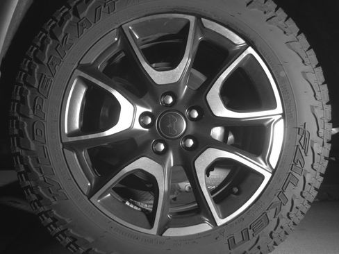 Used 2025 Jeep Compass Trailhawk AWD/4WD image 14