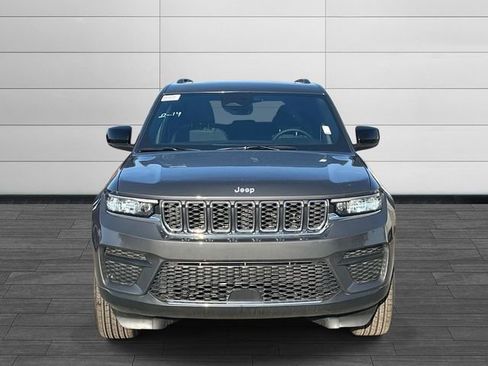 New 2026 Jeep Grand Cherokee Laredo image 8