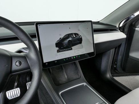 Used 2023 Tesla Model Y Performance AWD/4WD image 11