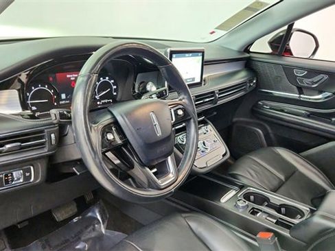 Used 2022 Lincoln Corsair Standard w/ Premium Package image 18