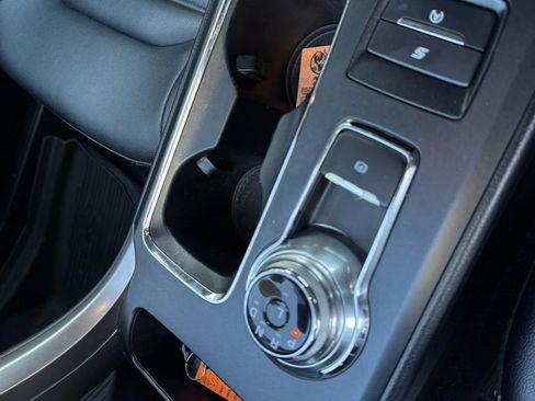 Used 2020 Ford Fusion SEL image 26