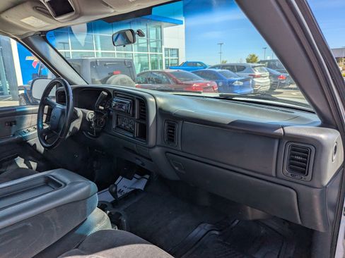 Used 2002 Chevrolet Silverado 2500 LS w/ Off-Road Skid Plate Pkg AWD/4WD image 34