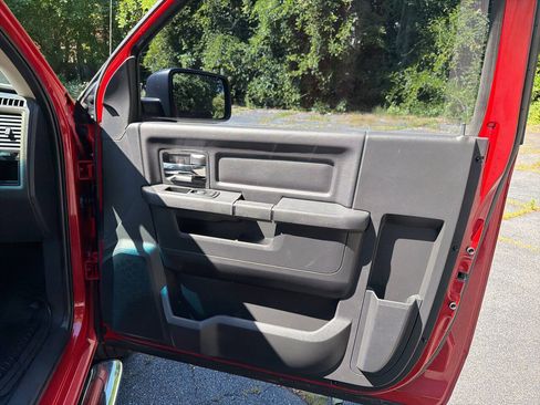 Used 2012 RAM 1500 Express RWD image 17