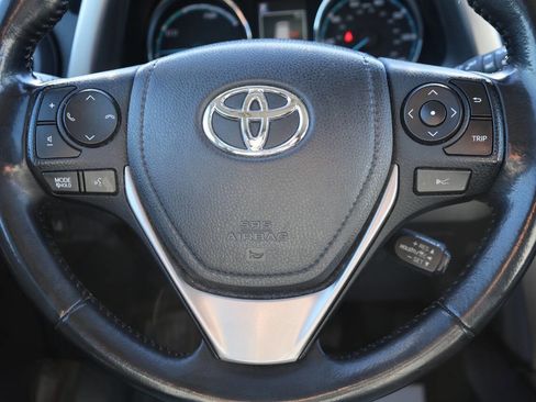 Used 2017 Toyota RAV4 XLE image 18