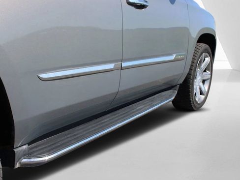 Used 2018 Cadillac Escalade Premium Luxury image 38