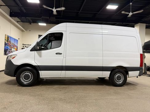 Used 2020 Mercedes-Benz Sprinter 2500 image 8