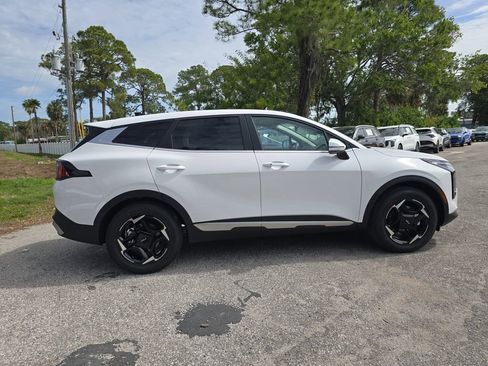 New 2026 Kia Sportage EX FWD image 9