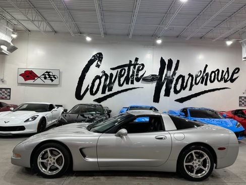 Used 2004 Chevrolet Corvette Coupe Bose CD, Sport Seats, image 2
