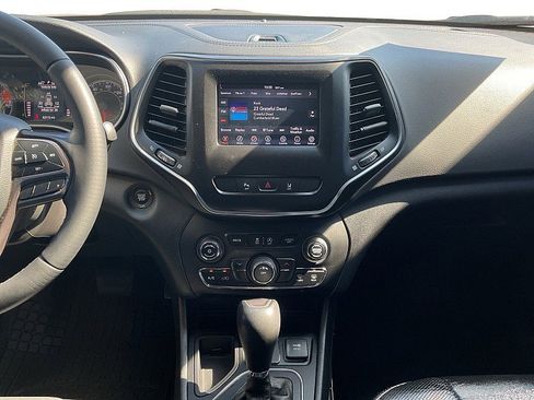 Used 2021 Jeep Cherokee Latitude Lux w/ Sun & Sound Group image 14