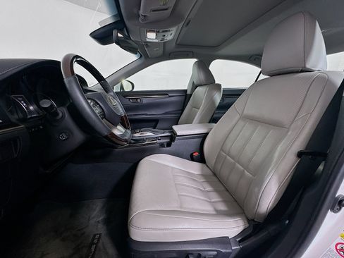 Used 2018 Lexus ES 350 w/ Luxury Package w/Wood Trim FWD image 13