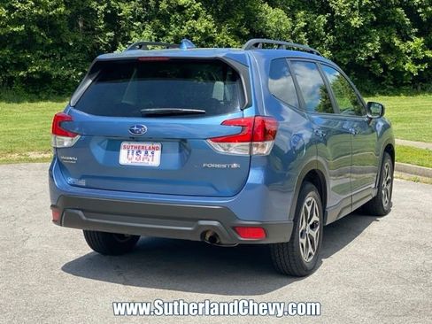 Used 2023 Subaru Forester Premium AWD/4WD image 6
