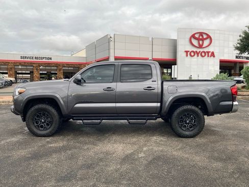 Used 2021 Toyota Tacoma SR5 RWD image 8