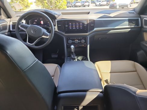 Used 2023 Volkswagen Atlas Cross Sport SE image 16