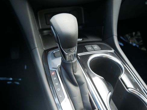 Used 2023 Chevrolet Equinox Premier AWD/4WD image 24