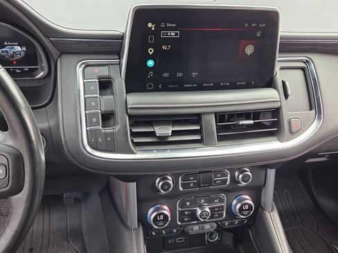 Certified 2022 GMC Yukon XL SLT w/ SLT Premium Package AWD/4WD image 18