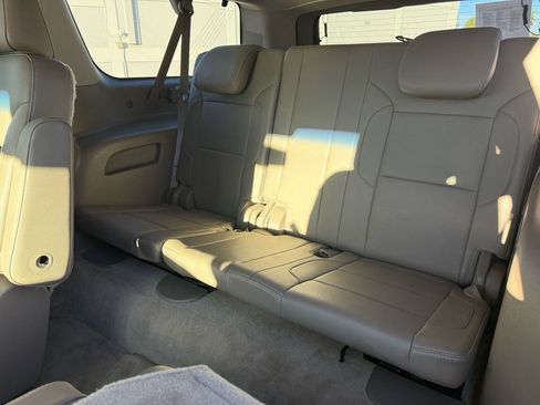 Used 2015 Chevrolet Suburban LTZ image 19