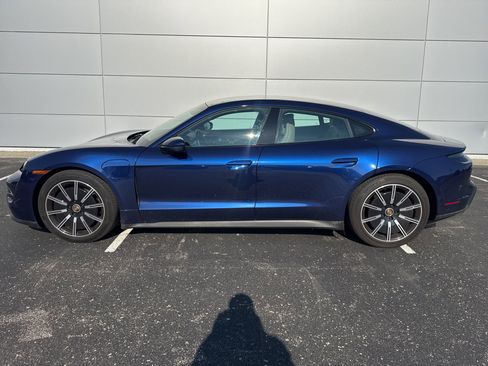 Used 2022 Porsche Taycan RWD image 14