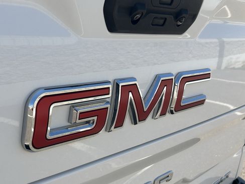 Used 2025 GMC Sierra 1500 SLT RWD image 10