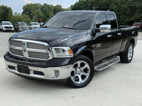 Used 2017 RAM 1500 Laramie AWD/4WD image 3