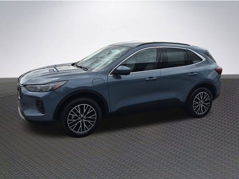 Certified 2025 Ford Escape SE w/ PHEV Premium Package image 2