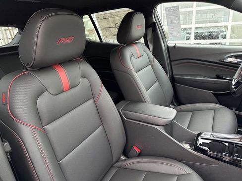 New 2026 Chevrolet Trax RS w/ Sunroof Package image 24