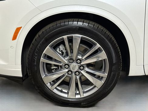 Certified 2025 Cadillac XT6 Premium Luxury w/ Platinum Package AWD/4WD image 32