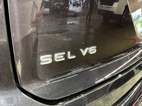 Used 2022 Volkswagen Atlas Cross Sport SEL R-Line AWD/4WD image 10