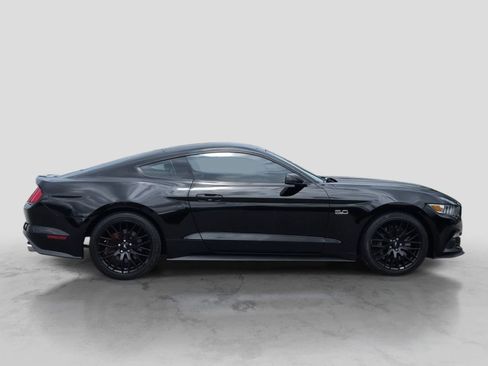 Used 2017 Ford Mustang GT Premium w/ GT Performance Package RWD image 9