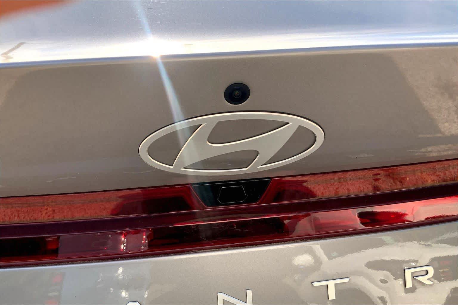 Used 2024 Hyundai Elantra SEL FWD image 30