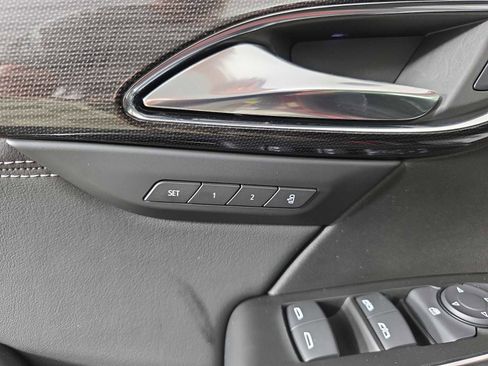 Used 2023 Buick Envision Essence image 21