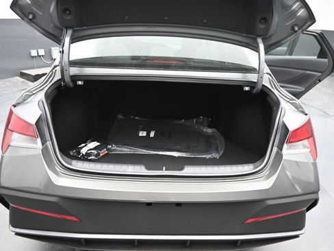 New 2026 Hyundai Elantra SEL Sport FWD image 14
