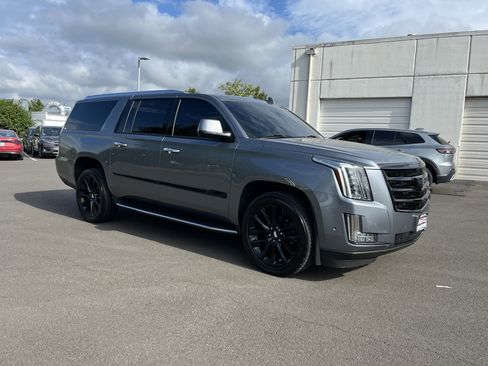 Used 2020 Cadillac Escalade ESV Luxury w/ Escalade Sport Edition AWD/4WD image 7